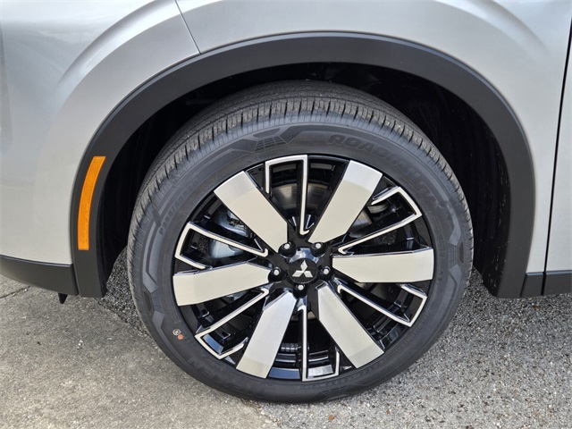 2025 Mitsubishi Outlander SE photo 5