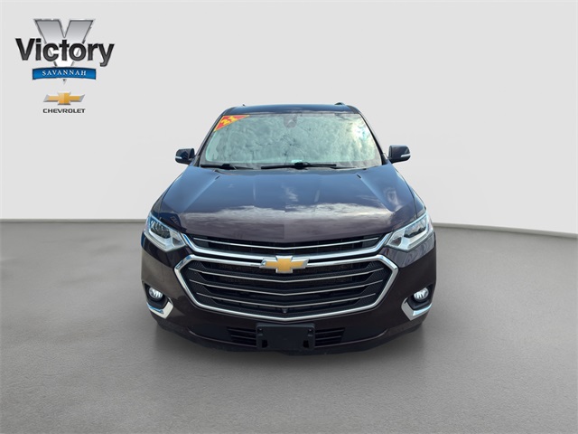 Used 2021 Chevrolet Traverse Premier with VIN 1GNEVKKW4MJ137454 for sale in Kansas City