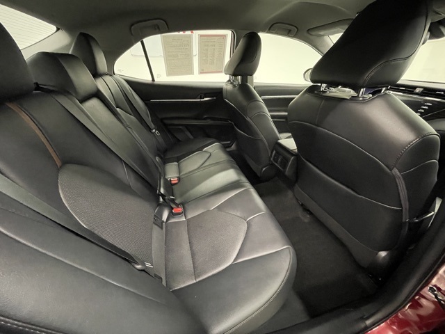 2020 Toyota Camry Hybrid XLE photo 6