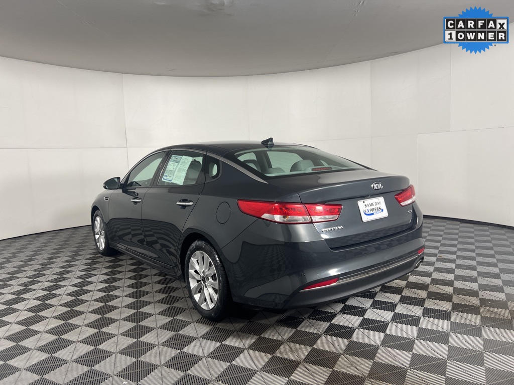2016 Kia Optima EX photo 3