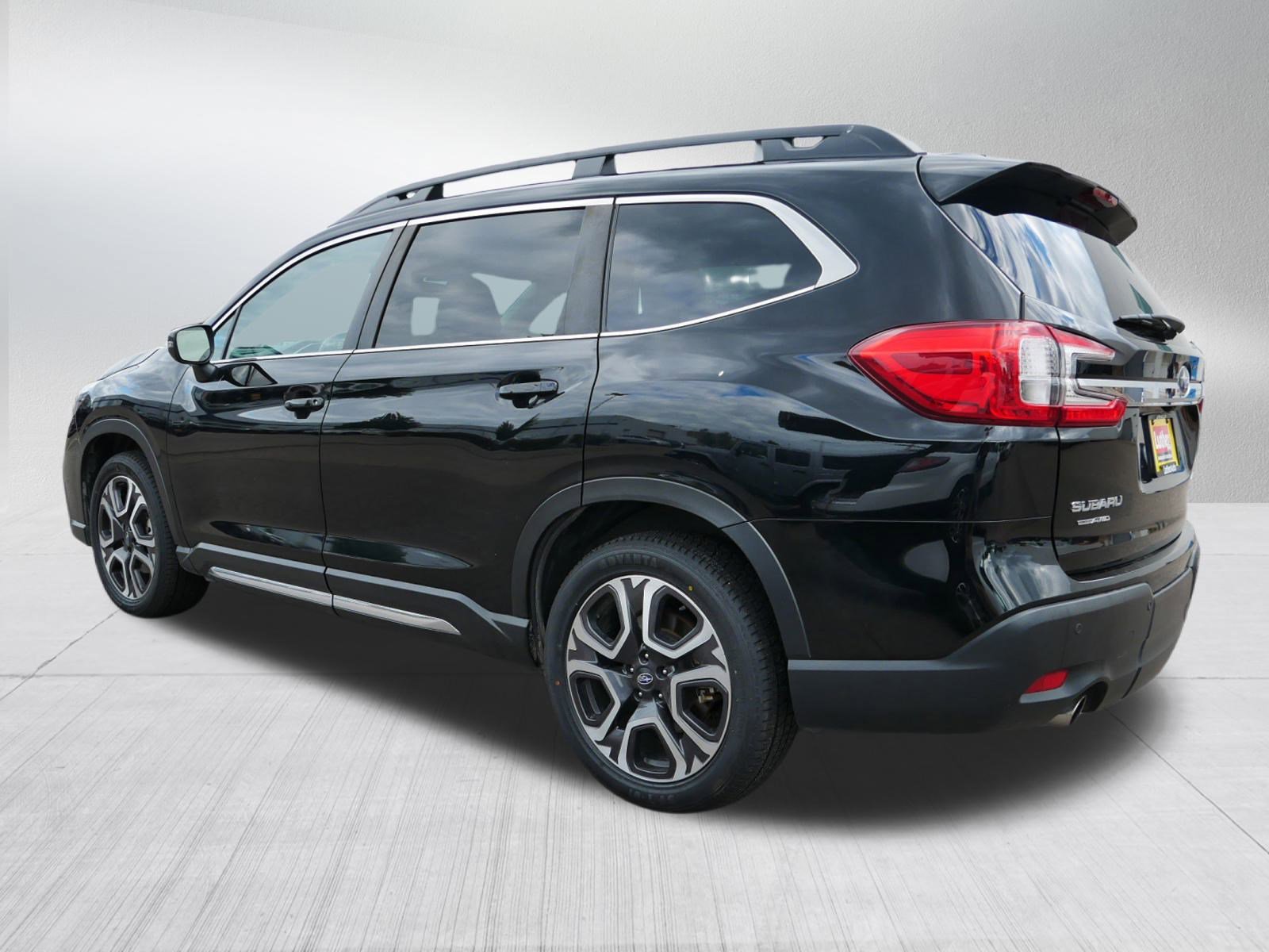 2023 Subaru Ascent Limited photo 5