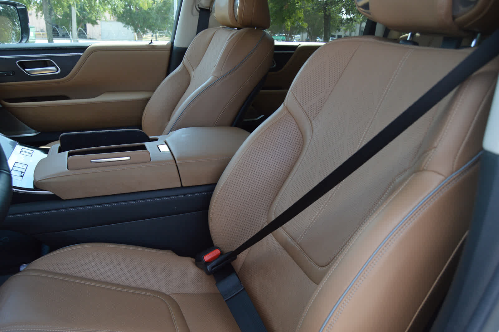 2025 Infiniti QX80 Sensory photo 11