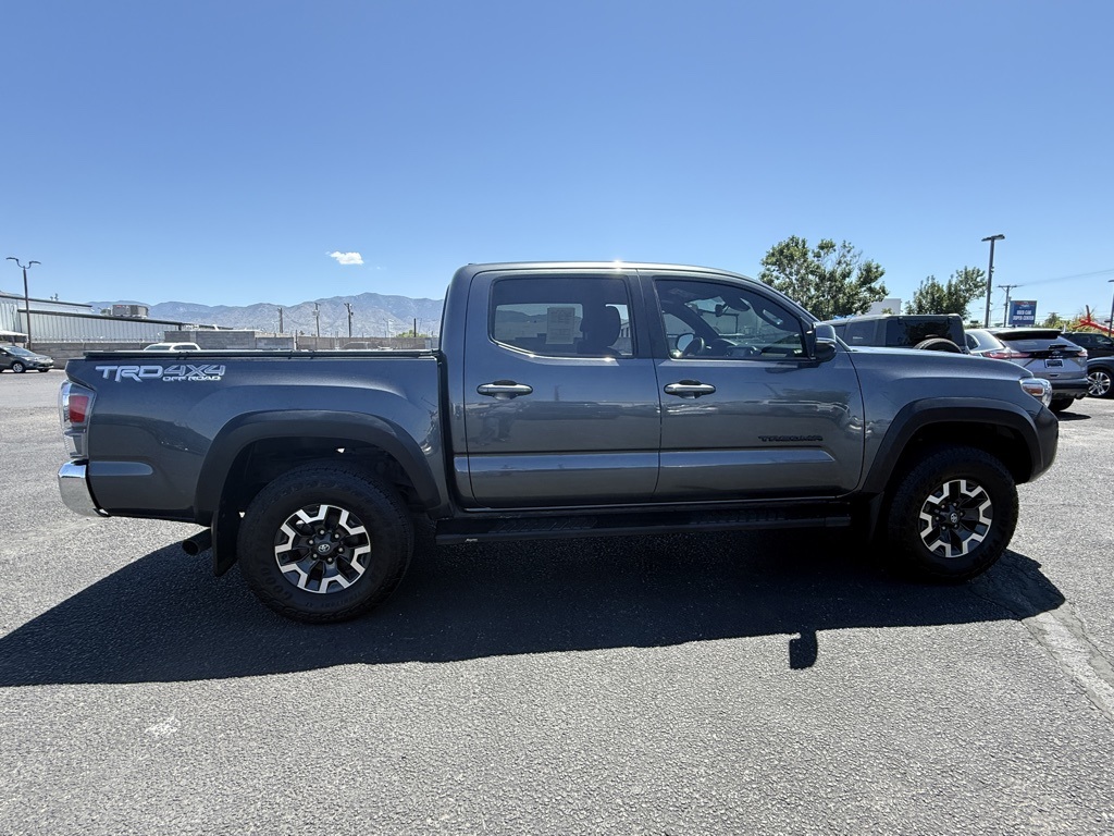 2022 Toyota Tacoma V6 4x4 LE photo 4