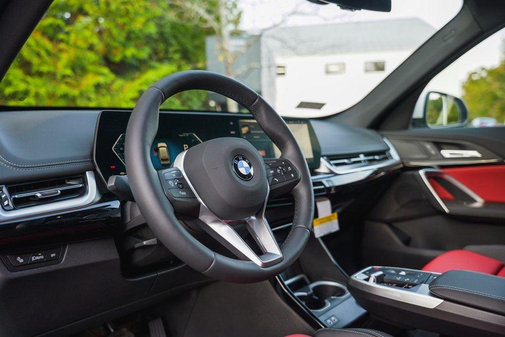Used 2025 Mineral White Metallic BMW xDrive28i image 10