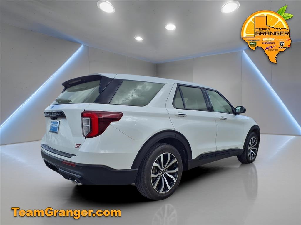 2022 Ford Explorer ST photo 3