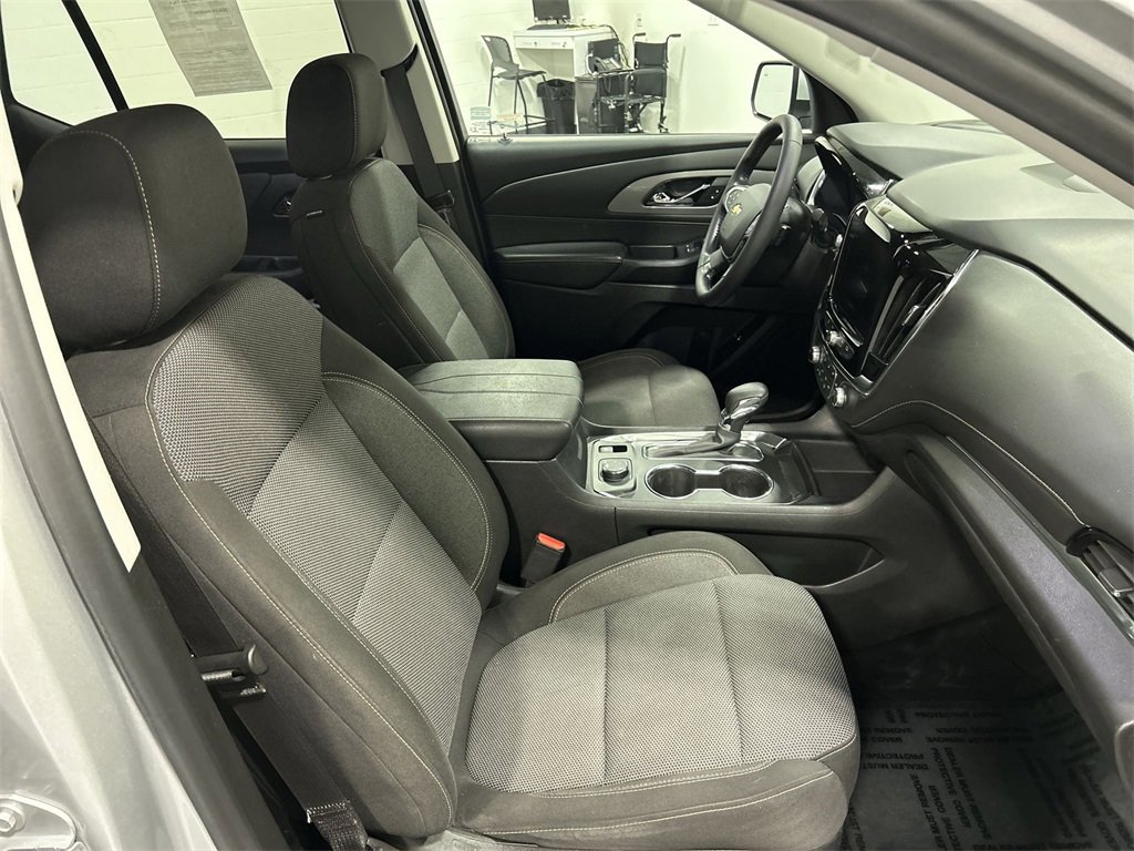 2021 Chevrolet Traverse photo 25