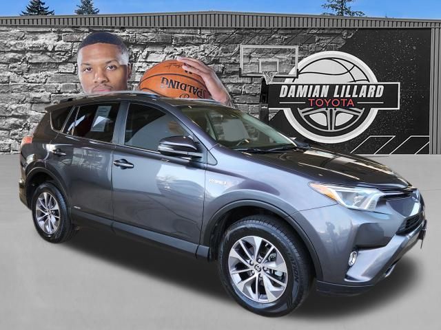 2017 Toyota RAV4 XLE's photo