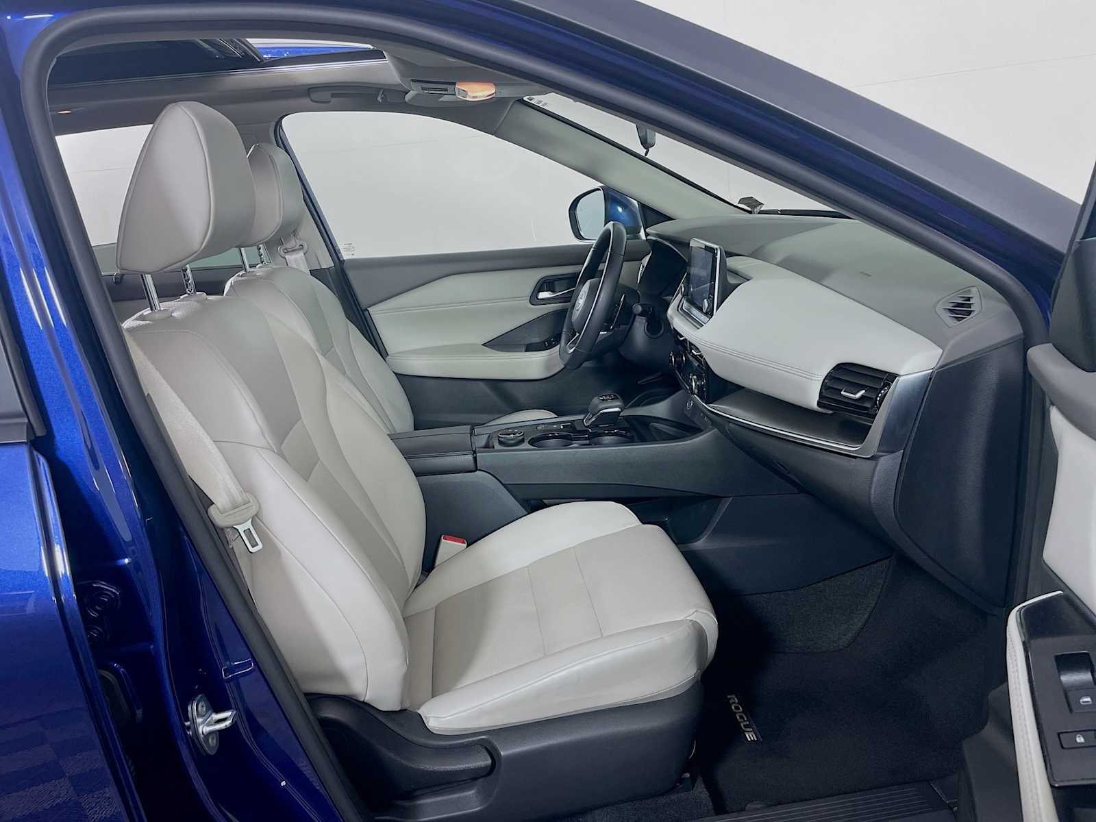 2023 Nissan Rogue SV photo 21