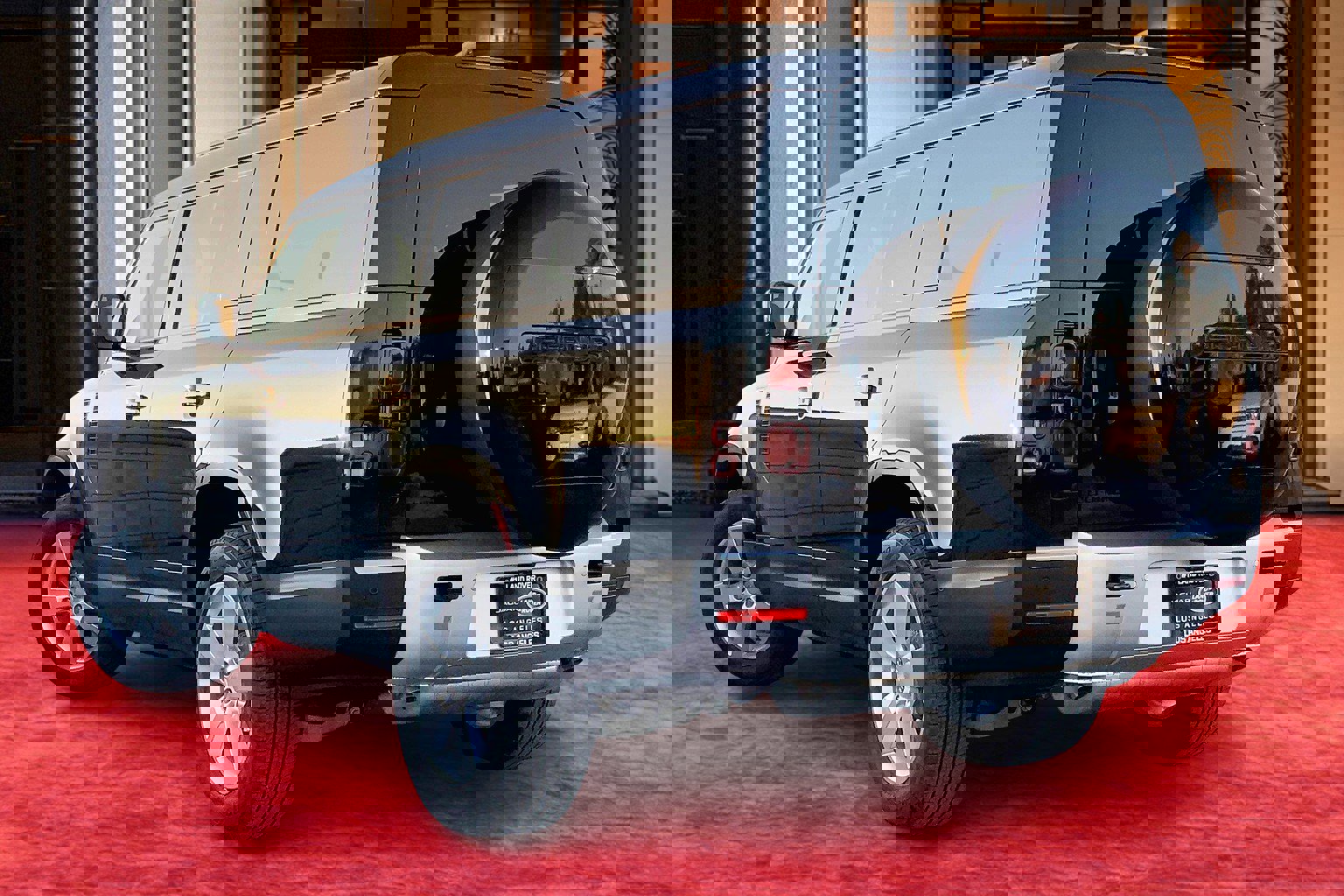 2025 Land Rover Defender 130 S photo 2