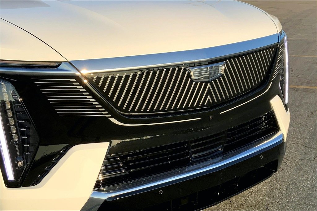 2025 Cadillac Escalade IQ Luxury photo 32