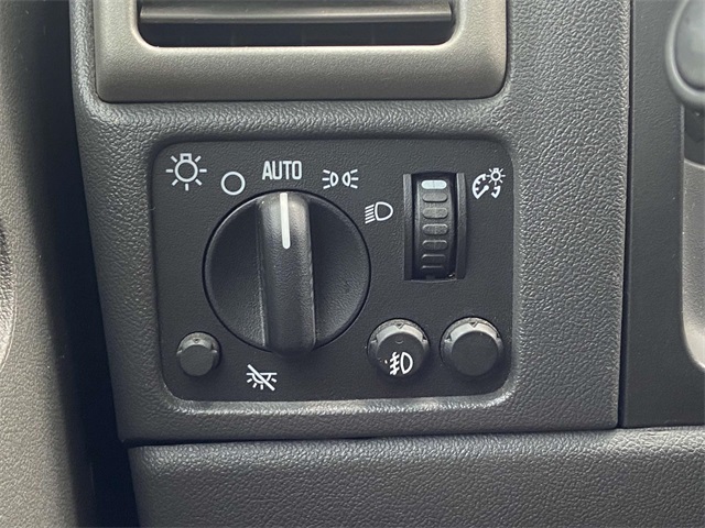 2005 Chevrolet Colorado LS photo 14