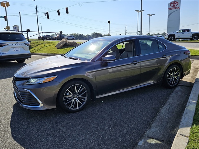 2023 Toyota Camry XLE photo 3
