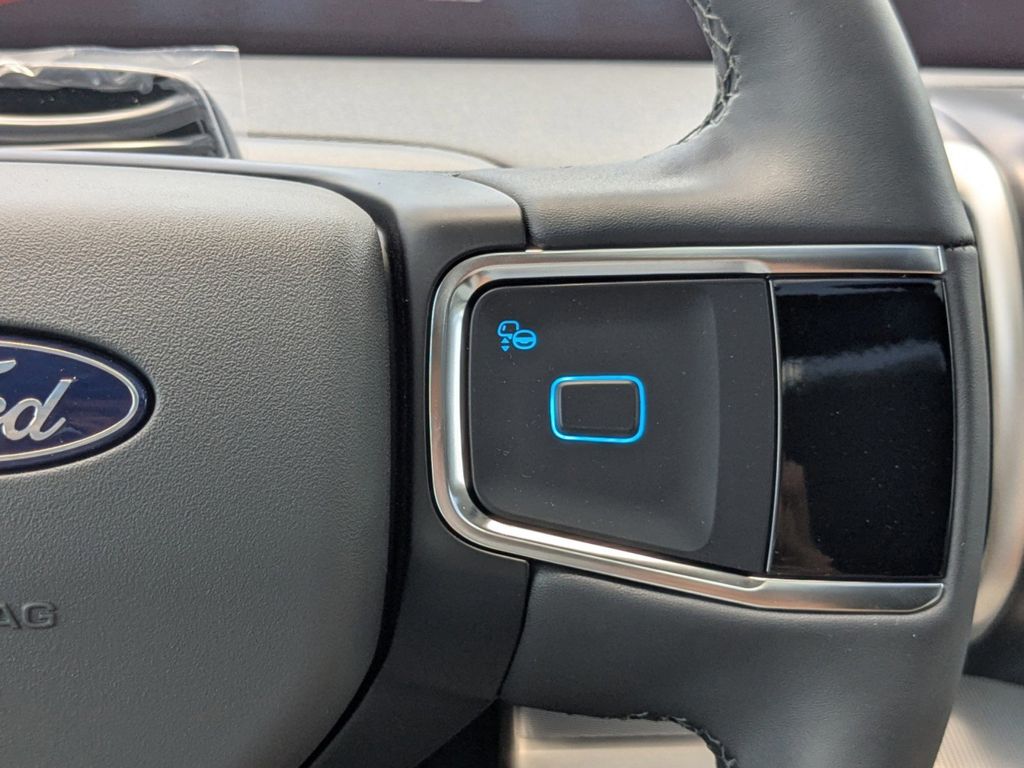 2025 Ford Expedition MAX photo 26