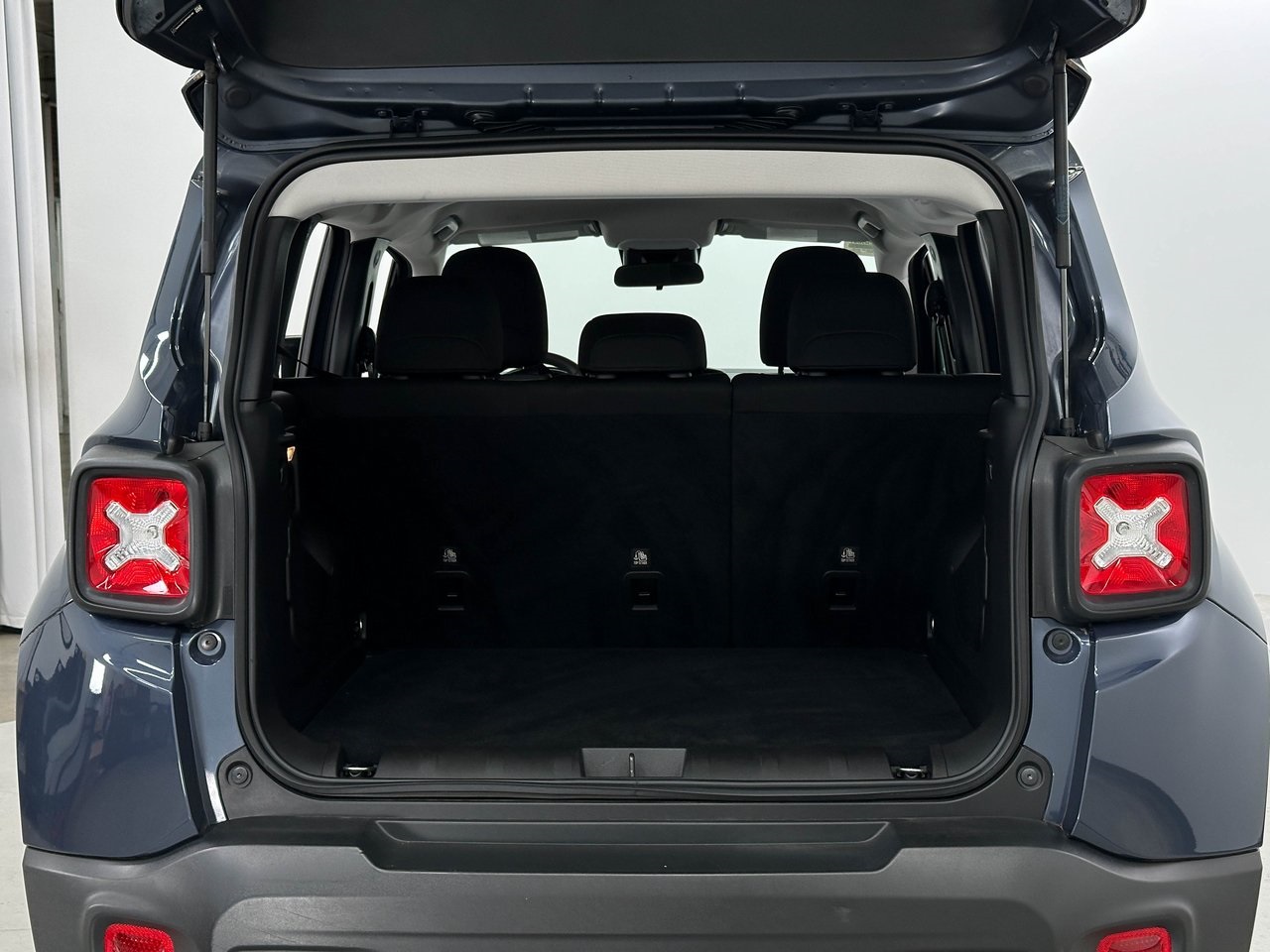 2022 Jeep Renegade Latitude photo 18