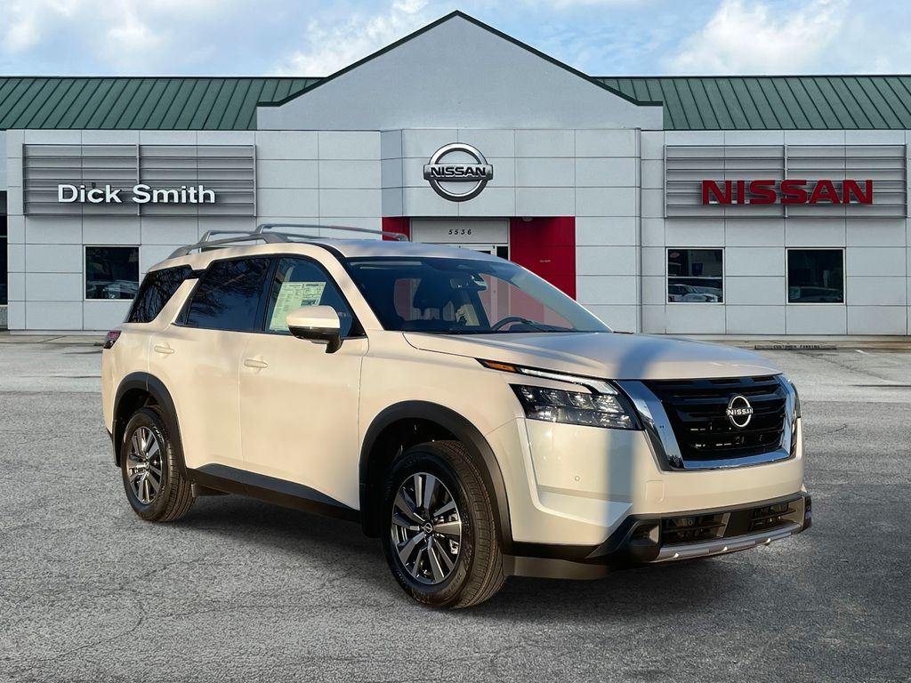 2025 Nissan Pathfinder SL's photo