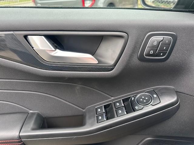 2025 Ford Escape ST-Line Select photo 22