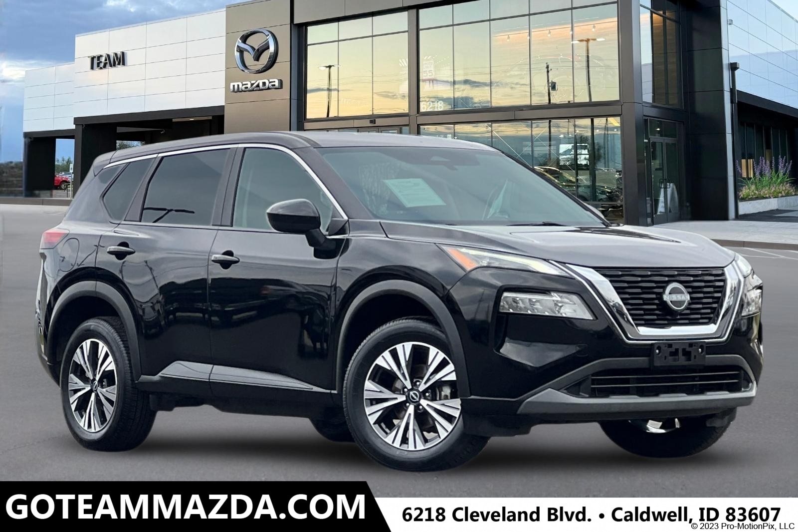 2023 Nissan Rogue SV's photo