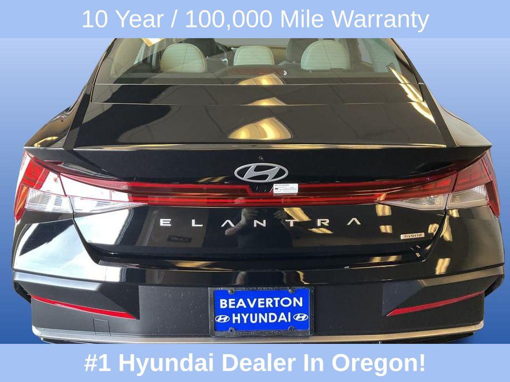 2025 Hyundai Elantra Hybrid Limited photo 5