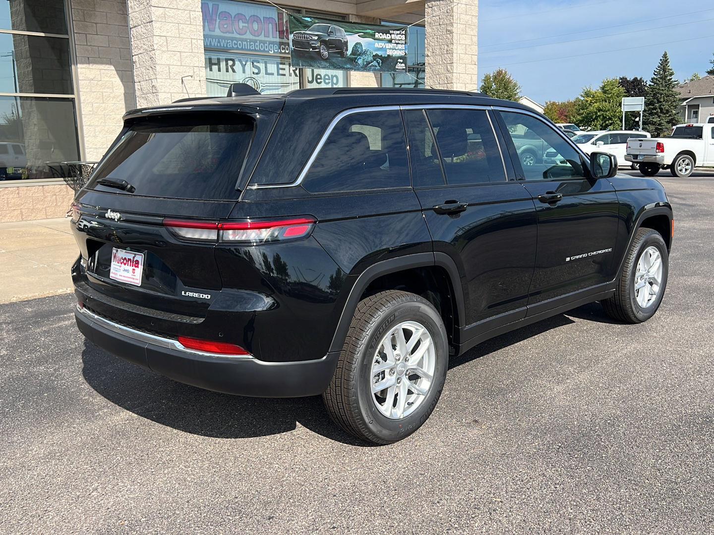 2025 Jeep Grand Cherokee Laredo X photo 7