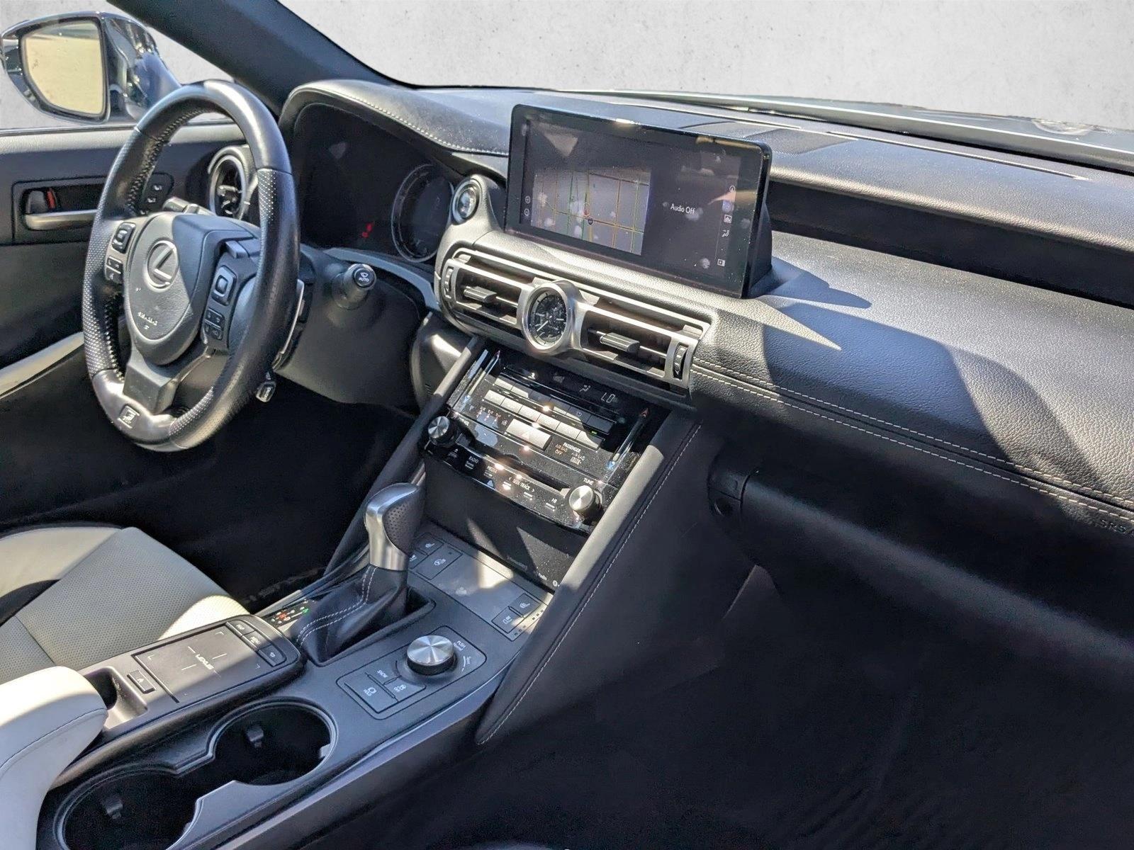 2022 Lexus IS 350 F SPORT photo 19