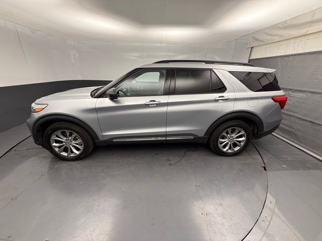 2020 Ford Explorer XLT photo 3