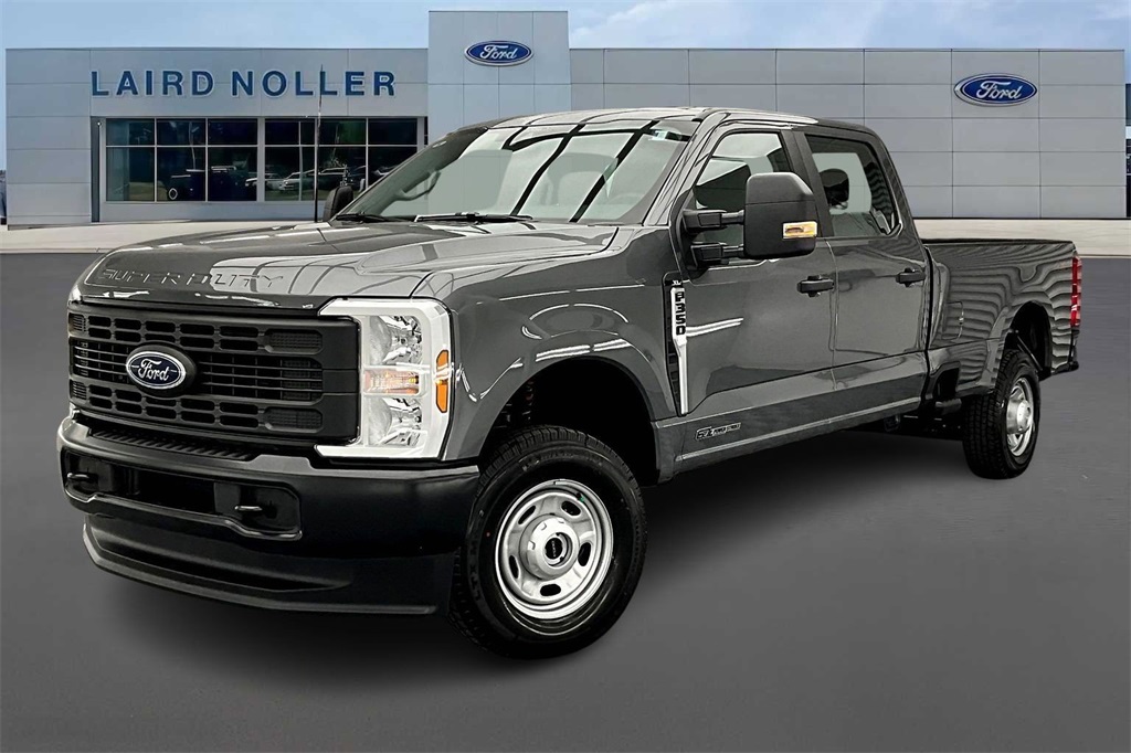 2026 Ford F-350 Super Duty XL's photo