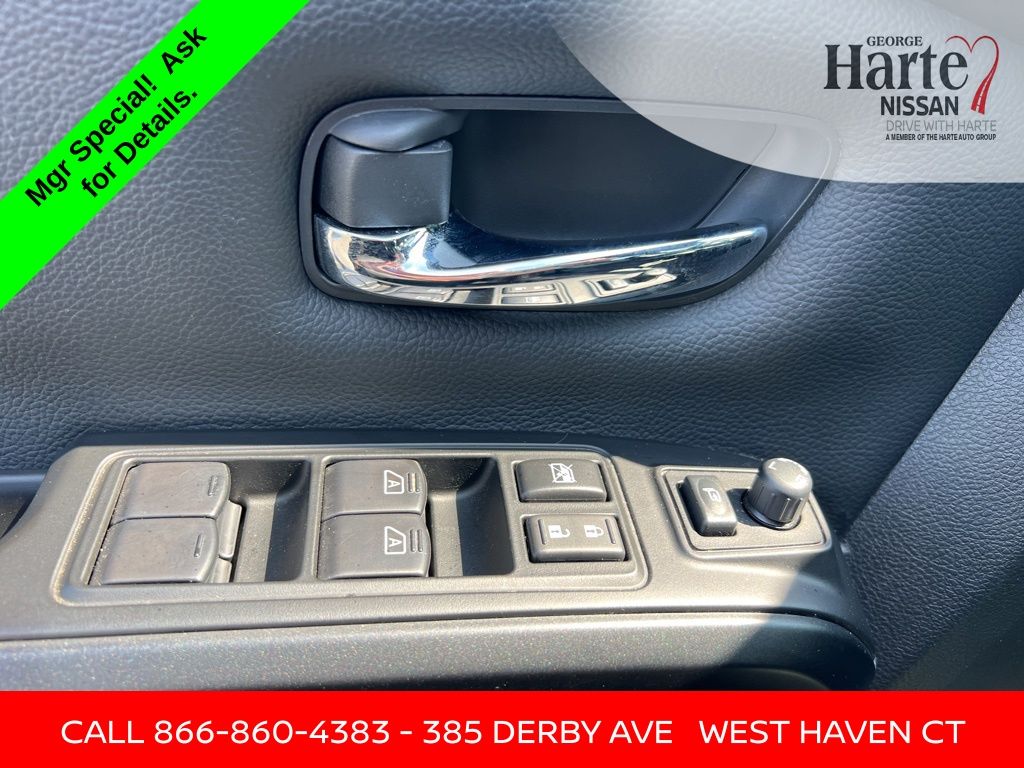 2024 Nissan Titan PRO-4X photo 19