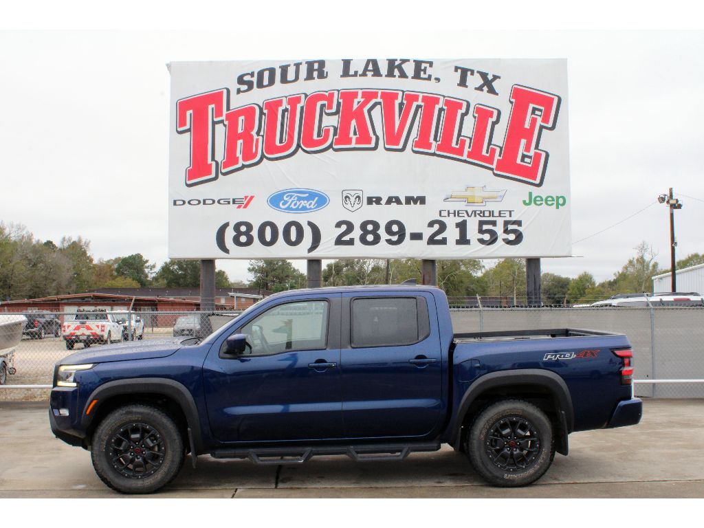 2022 Nissan Frontier PRO-4X's photo