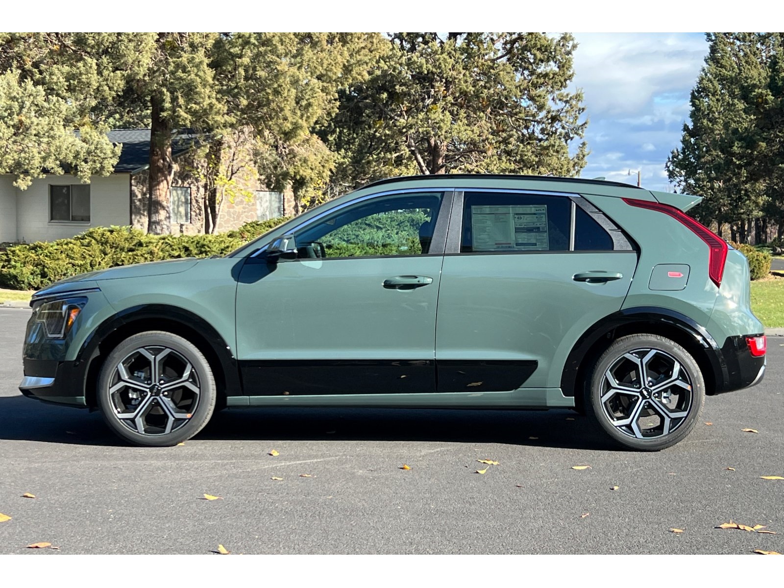 2025 Kia Niro EX Touring photo 4