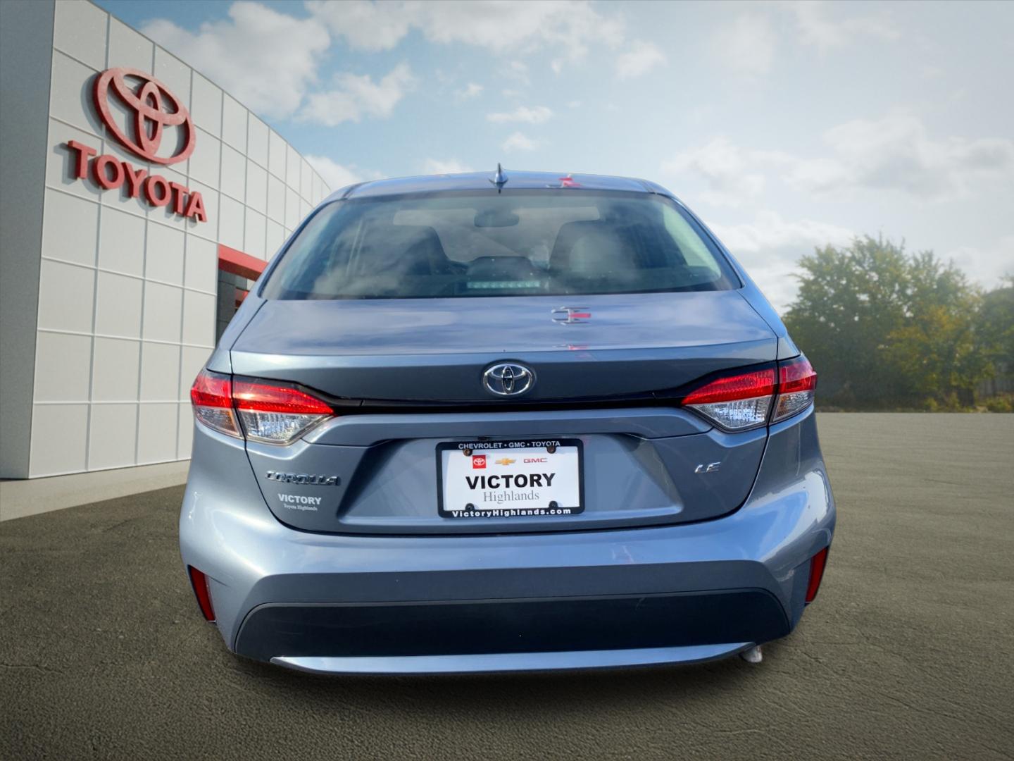 2022 Toyota Corolla LE photo 4