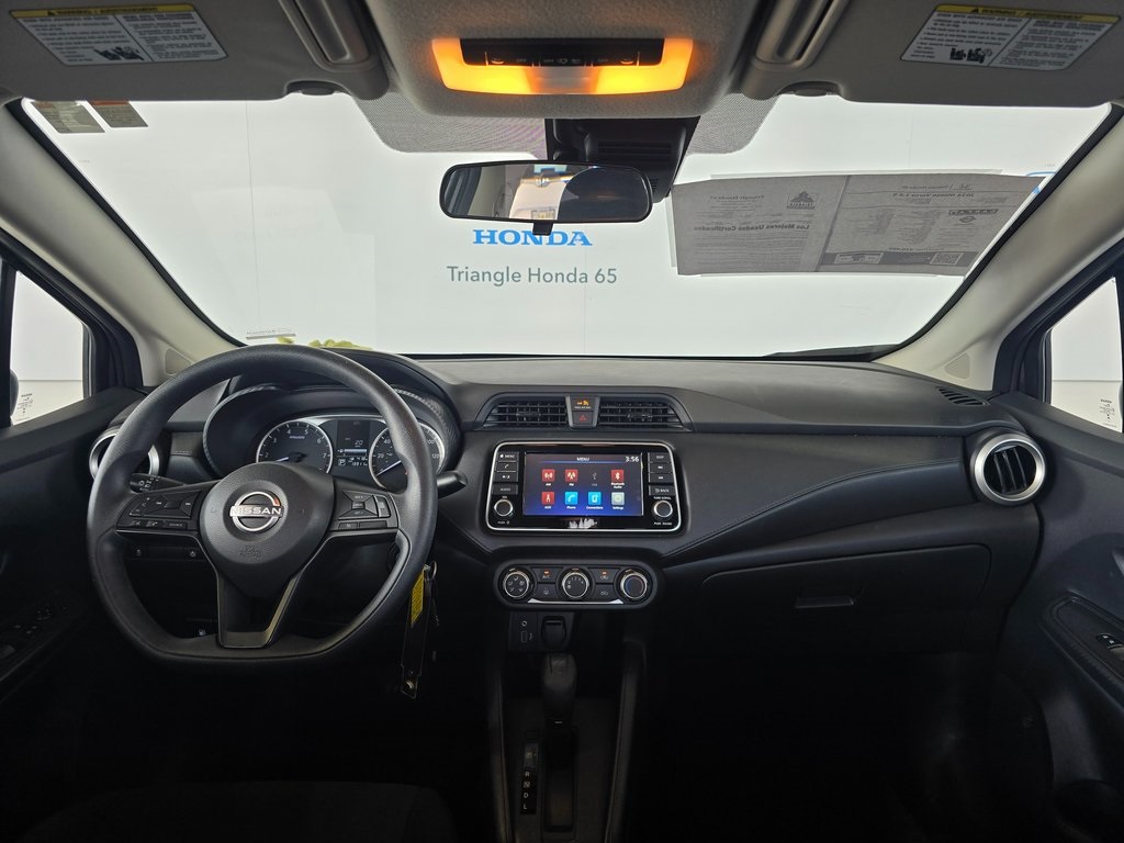 2023 Nissan Versa S photo 3