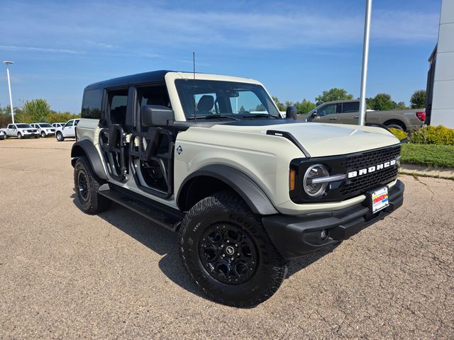 2025 Ford Bronco Outer Banks photo 2