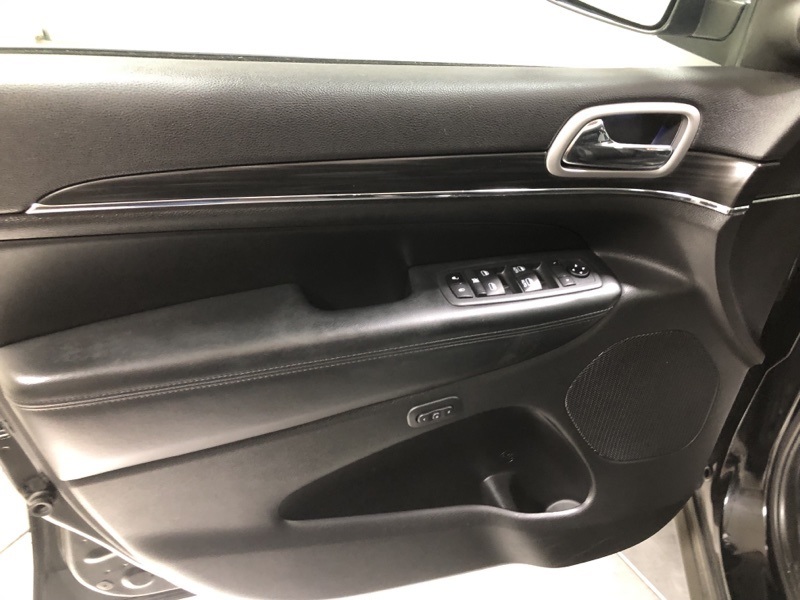 2020 Jeep Grand Cherokee Limited photo 16