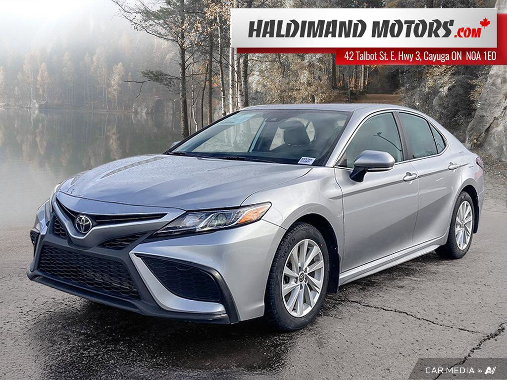 Used 2022 Silver Toyota SE image 1