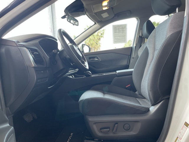 2021 Nissan Rogue SV photo 11