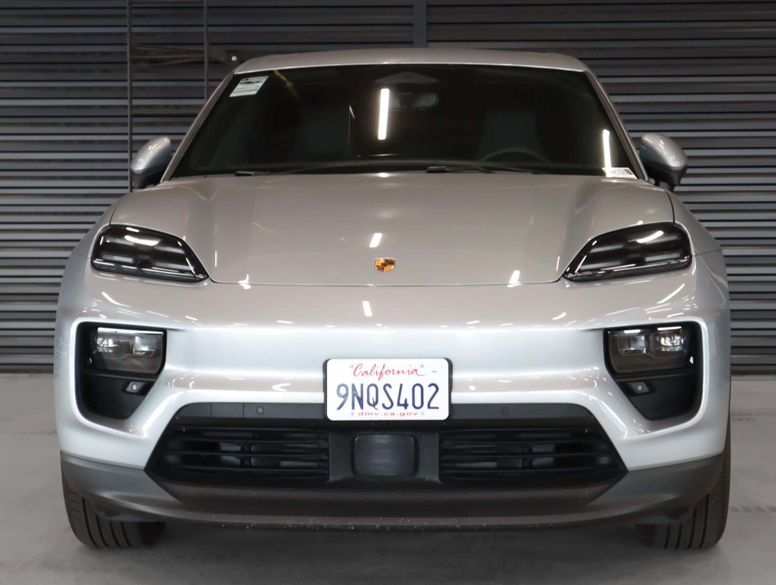2025 Porsche Macan Electric 4 photo 8