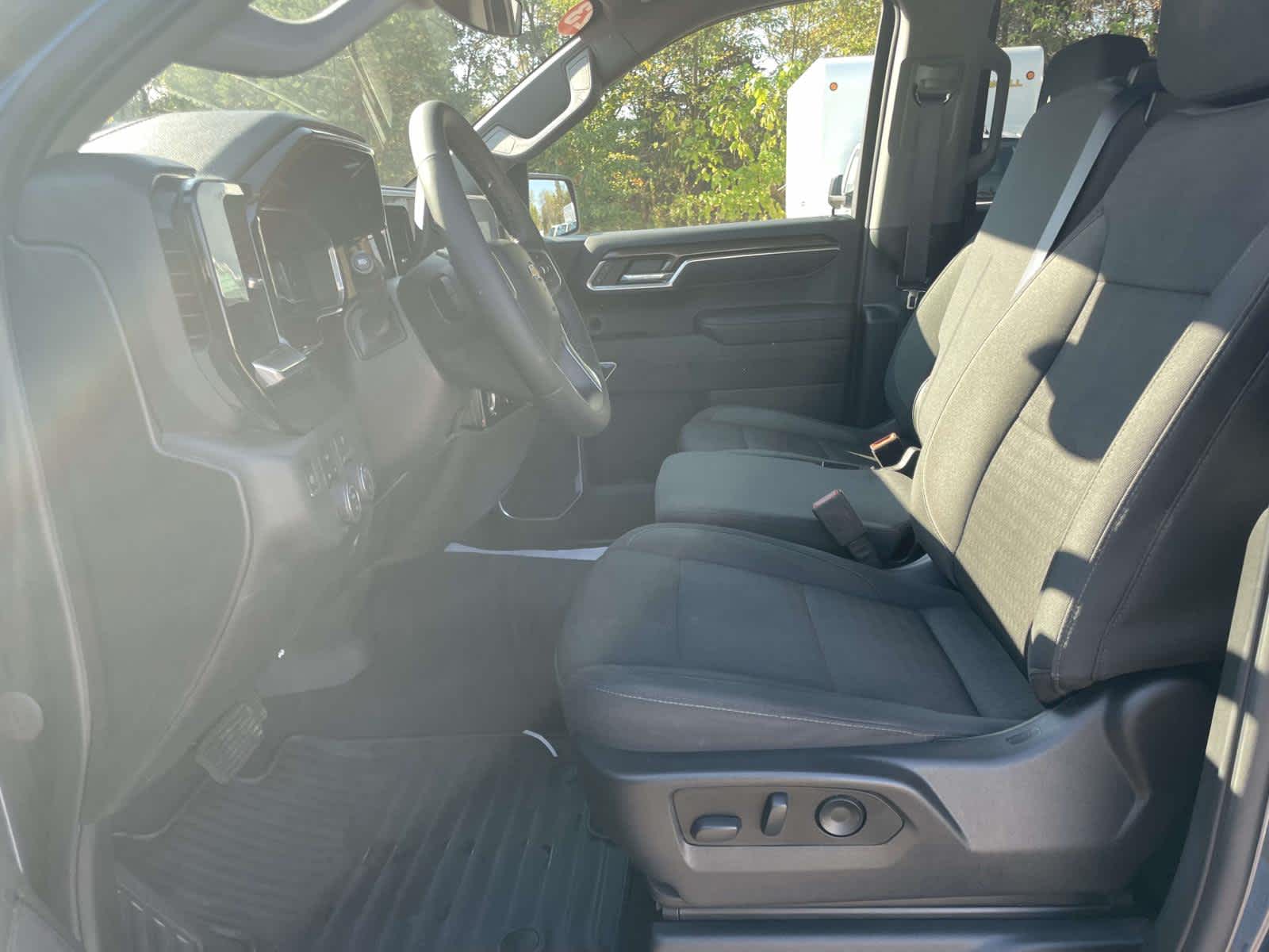 2023 Chevrolet Silverado 1500 LT photo 11