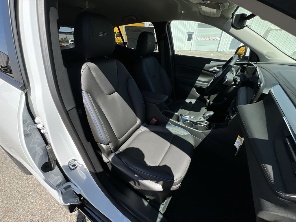2026 Buick Encore GX Sport Touring photo 23