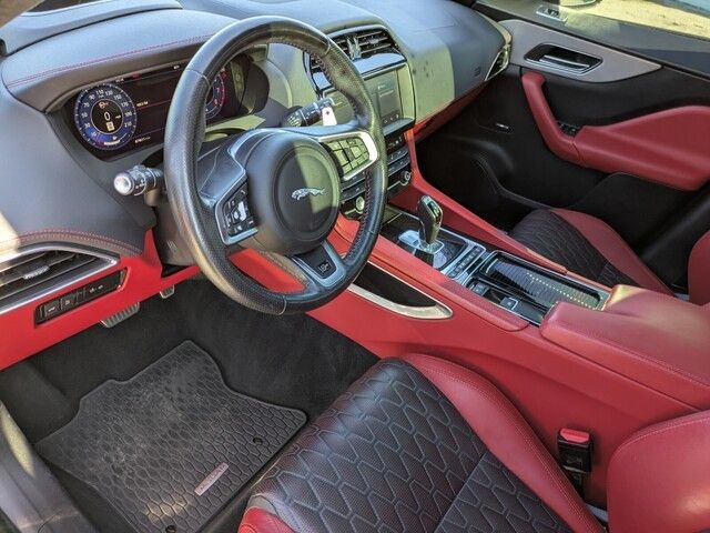 2020 Jaguar F-PACE SVR photo 10