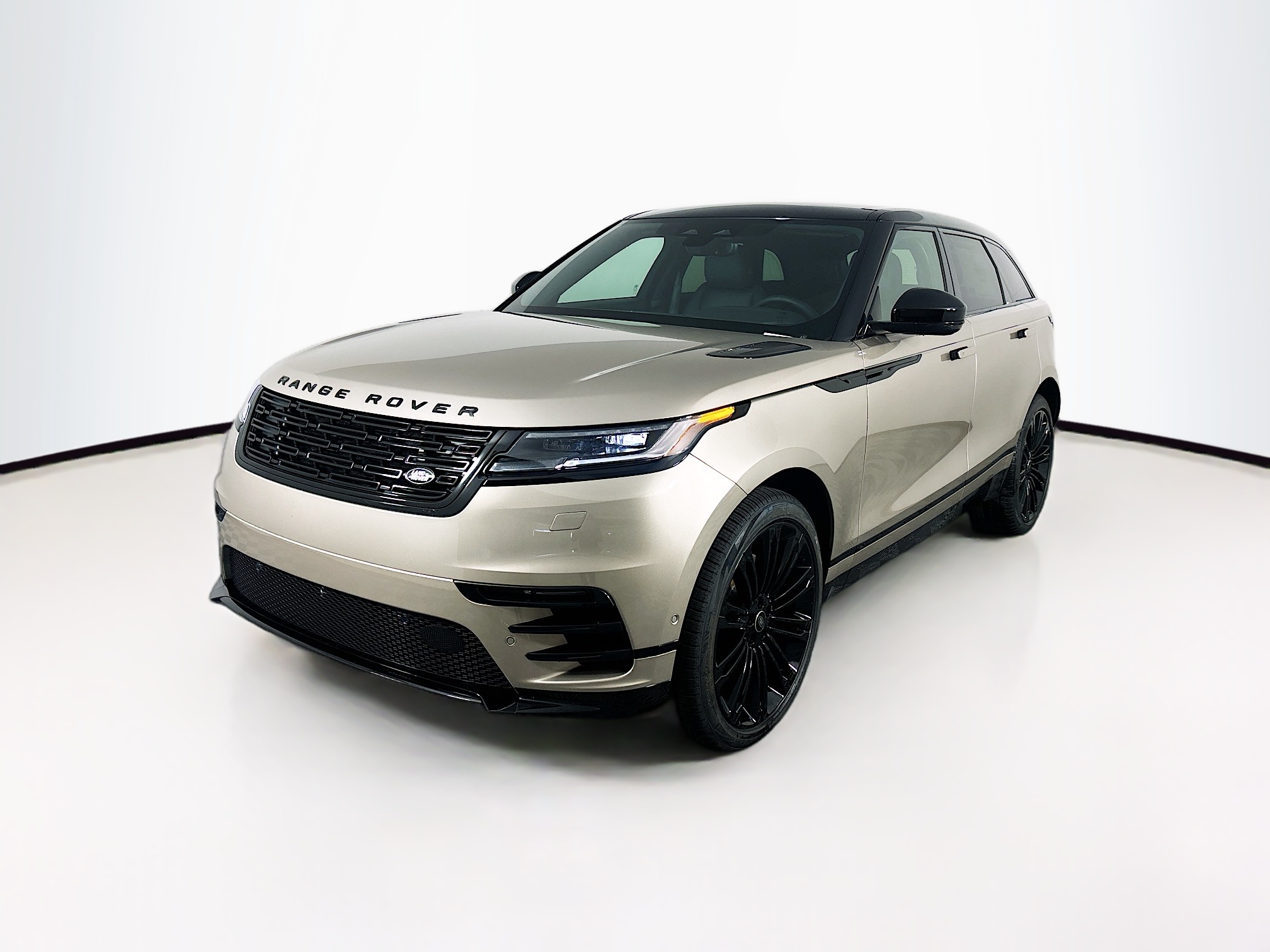 2026 Land Rover Range Rover Velar Dynamic SE's photo
