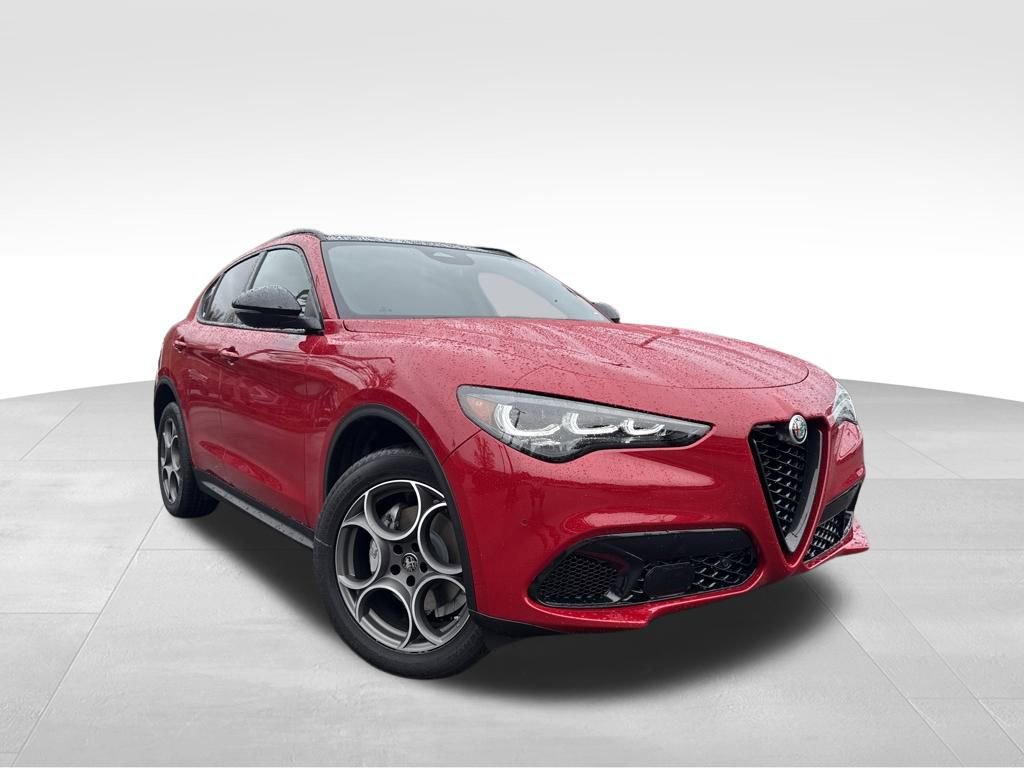 2025 Alfa Romeo Stelvio Base's photo