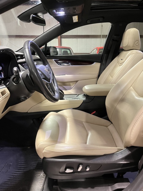 2018 Cadillac XT5 Luxury photo 10