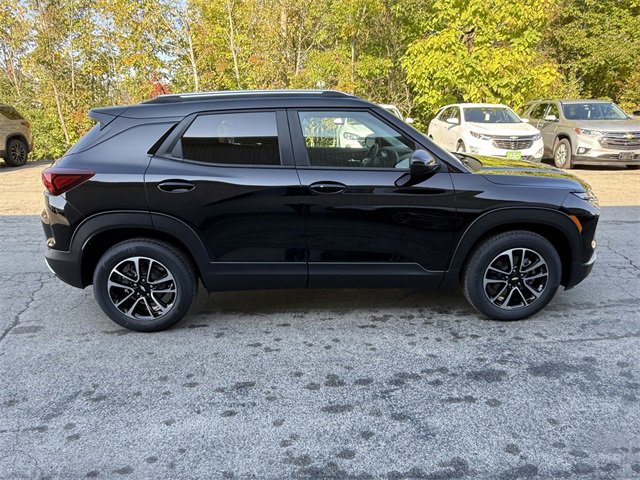 2026 Chevrolet Trailblazer LT photo 3