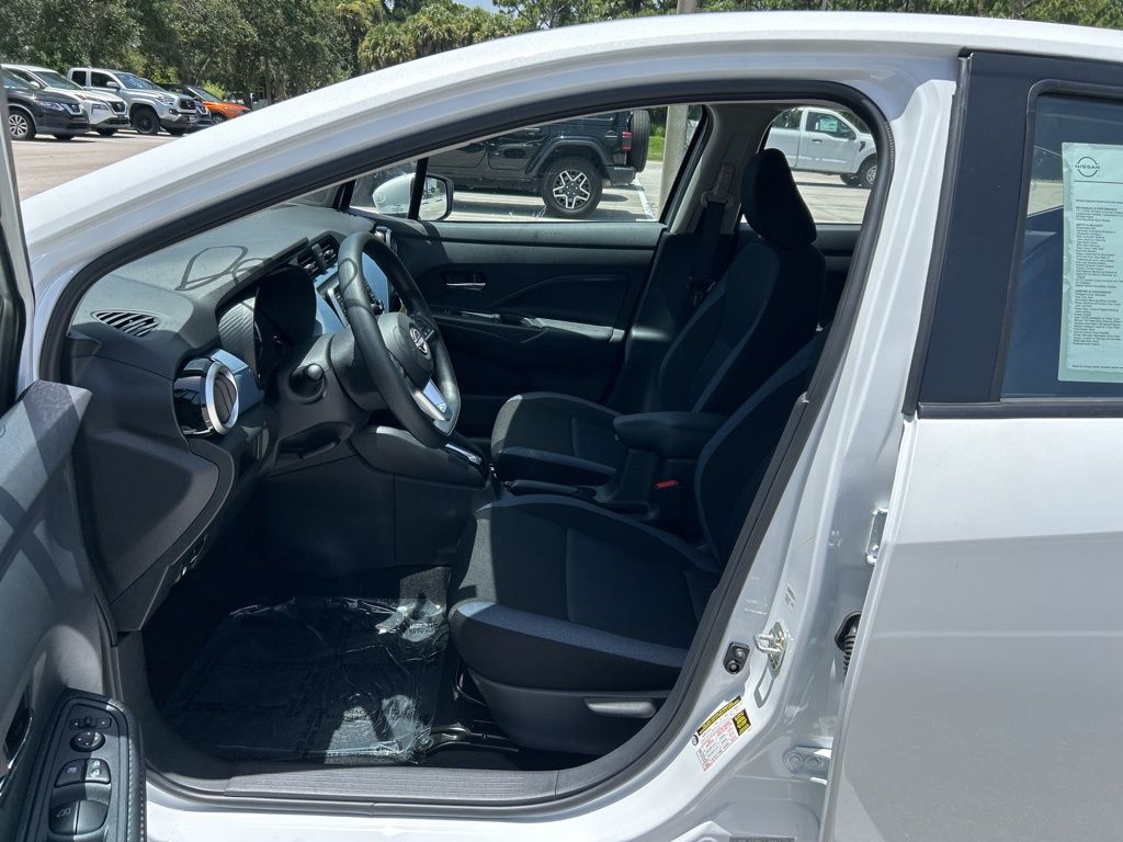 2025 Nissan Versa SV photo 9