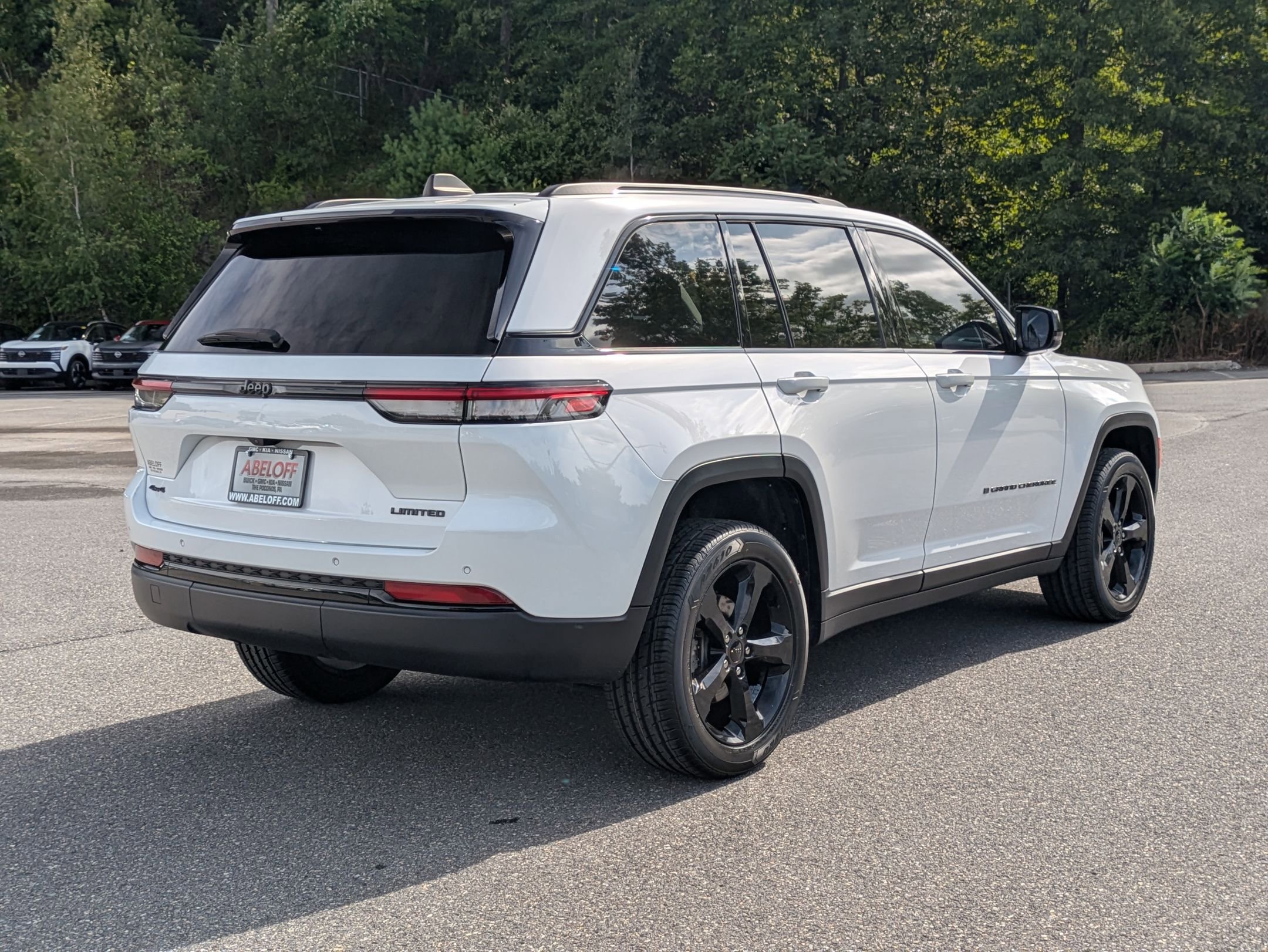 2023 Jeep Grand Cherokee Limited photo 4