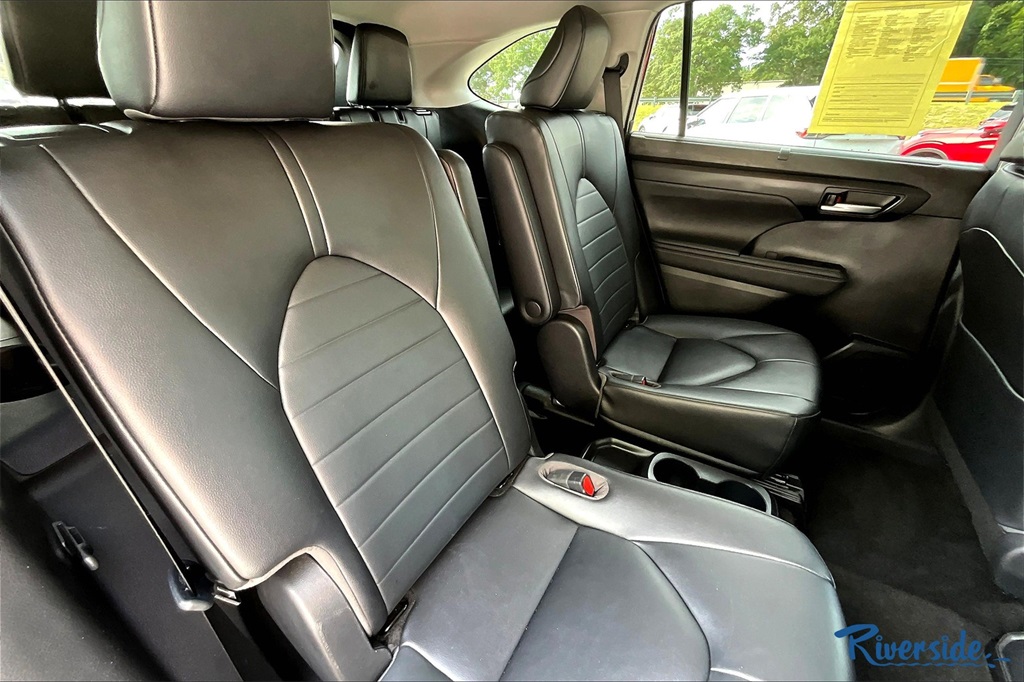 2023 Toyota Highlander XLE photo 19