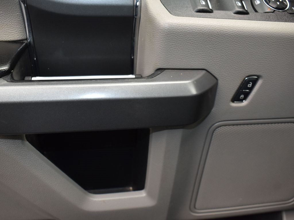 2017 Ford F-150 XLT photo 25