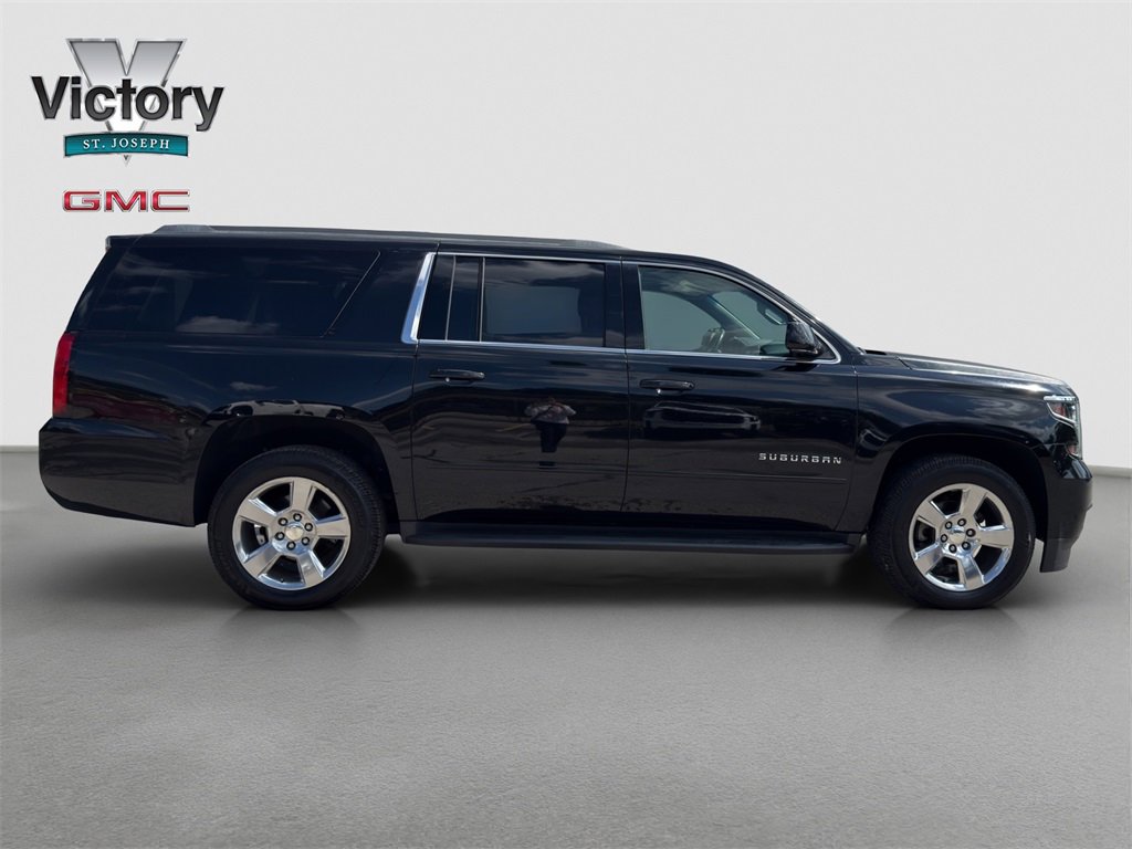 2017 Chevrolet Suburban LS photo 16