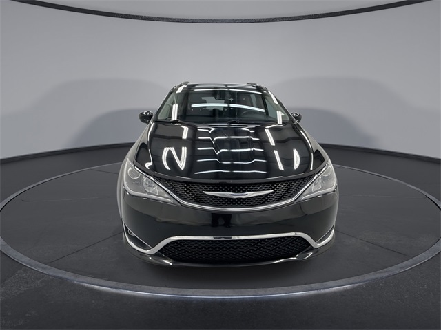 2020 Chrysler Pacifica Touring L photo 2