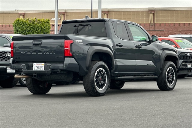 2024 Toyota Tacoma TRD 4x4 photo 4